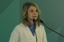 Μιλένα Αποστολάκη: Η κυβέρνηση παραπαίει υπό το βάρος της αλαζονείας της