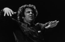 Έρχεται ταινία για τη ζωή και το έργο του Μίκη Θεοδωράκη, με την υπογραφή της Εύας Νάθενα