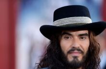 Ράσελ Μπράντ: Πρώτη αγωγή για σεξουαλική κακοποίηση στην Βρετανία