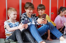 Δανία: Προωθεί την απαγόρευση των κινητών στα σχολεία - Μπαίνει όριο ηλικίας