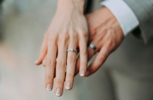 Καλεσμένος σε γάμο έφυγε λίγο νωρίτερα και έκαψε το σπίτι των νεόνυμφων