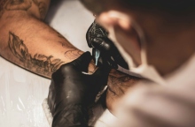 τατουαζ, χερι βελονα