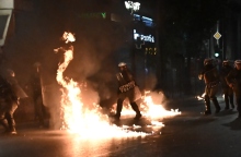 αστυνομικοι, μολοτοφ