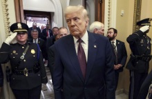 Ντόναλντ Τραμπ: Θα ανακαλέσει το νομικό καθεστώς για 240.000 Ουκρανούς