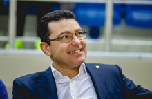 Ο Κάρλες Μινάρο