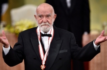 Ο Άθολ Φούγκαρντ