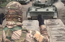 Ρώσοι στρατιώτες, τανκ