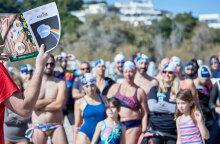 Weswim και περιοδικό δρόμου Σχεδία