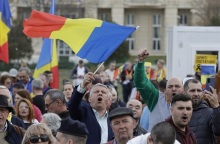 Ρουμανία: Οριστικός ο αποκλεισμός του Γκεοργκέσκου από τις προεδρικές εκλογές του Μαΐου