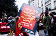 Παρίσι: Διαλύθηκε η τετράμηνη κατάληψη μεταναστών σε θέατρο 