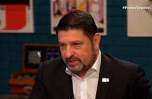 Ο Νίκος Χαρδαλιάς αποκάλυψε ότι είναι ερωτευμένος με τη Μπελούτσι εν γνώσει της συζύγου του