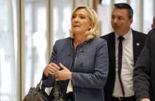 Ένοχη η Λεπέν για υπεξαίρεση δημοσίου χρήματος - Απαγόρευση συμμετοχής στις προεδρικές εκλογές