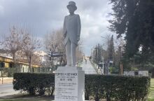 το άγαλμα του Βιζυηνού στις 40 Εκκλησιές