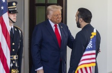 Το Associated Press αποκλείστηκε ξανά από τον Λευκό Οίκο κατά παράβαση δικαστικής απόφασης