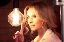 H Λάρα Φαμπιάν έρχεται τον Ιούνιο στο Christmas Theater