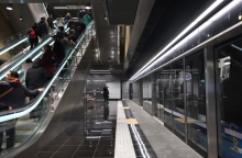 μετρο, επιβατες, σκαλες