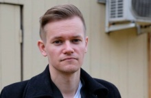 Ο Σουηδός δημοσιογράφος, Γιοάκιμ Μέντιν