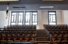 Επίθεση στη Νομική: Σαρώνει η ΕΛΑΣ το χώρο για αποτυπώματα και γενετικό υλικό