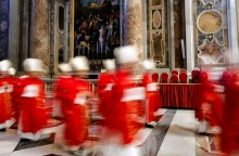 Βατικανό: Συνεχίζονται οι συναντήσεις των καρδιναλίων – Φέρεται να μην υπάρχει πρόσωπο κοινής αποδοχής