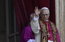 Πάπας Λέων: Ειρήνη σε όλους, το κακό δεν θα υπερισχύσει