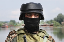 Ινδός στρατιώτης στα σύνορα με το Πακιστάν