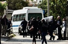 Επίθεση στη Νομική: Ποινική δίωξη για ένα κακούργημα και οκτώ πλημμελήματα σε βάρος των έξι συλληφθέντων