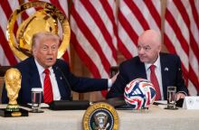 FIFA: Επικρίνεται ο Ινφαντίνο για το ταξίδι με Τραμπ σε Κατάρ-Σ. Αραβία - UEFA και Human Rights Watch τον κατηγορούν για αδιαφάνεια και έλλειψη λογοδοσίας