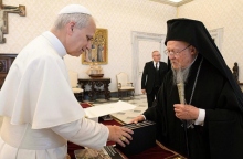 Ο Πάπας Λέων με τον Οικουμενικό Πατριάρχη Βαρθολομαίο