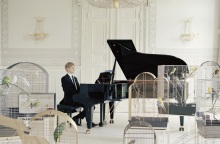 Annika Kahrs, «Playing to the birds»