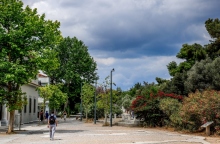 συντριβανι, περαστικοι, πλατεια