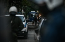 Εξάρχεια: «Τι ομάδα είσαι;» - Ομάδα ατόμων μαχαίρωσε και ξυλοκόπησε νεαρούς τα ξημερώματα