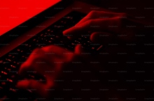 Ρωσος χακερ, κοκκινο πληκτρολογιο