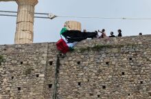 Ο ΣΥΡΙΖΑ ζητά να αφεθούν ελεύθερα τα 15 μέλη της Νέας Αριστεράς που προσήχθησαν στην Ακρόπολη