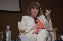 Κατερίνα Σακελλαροπούλου: Στα 50 χρόνια ισχύος του Συντάγματος δεν έχουμε ολοκληρωμένο σχεδιασμό