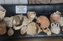 Κάλυμνος: 87χρονος είχε στην κατοχή του...θησαυρό -  Έκρυβε αμφορείς και τμήματα αγγείων σπίτι του