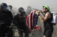 Λος Άντζελες: Απαγόρευση συναθροίσεων με απόφαση Τραμπ