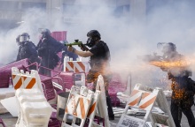 «Απερίσκεπτος και ανήθικος» - Πυρά του Νιούσομ κατά Τραμπ για την έκρυθμη κατάσταση στο Λος Άντζελες