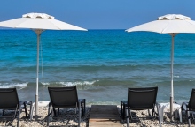 Επίδομα, παραλια, θαλασσα, ξαπλωστρες