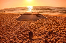 καύσωνας, παραλια, ομπρελα