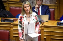 Ζέττα Μακρή για τον γνωστό δημοσιογράφο: Με απειλούσε με αρνητικές δημοσιεύσεις