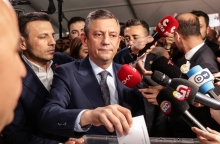 Ο επικεφαλής της τουρκικής αντιπολίτευσης Οζγκιούρ Οζέλ