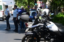 Ένας στους έξι παραβάτες στην πρώτη εβδομάδα της εκστρατείας της Τροχαίας βρέθηκαν χωρίς κράνος