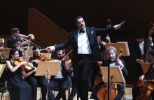 O Γιώργος Πέτρου με την Καμεράτα στην Αρχαία Μεσσήνη