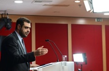 Ο κυβερνητικός εκπρόσωπος, Παύλος Μαρινάκης