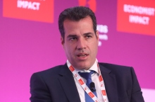 Ο Υπουργός Μετανάστευσης και Ασύλου, Θάνος Πλεύρης 