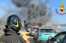 Ιταλία: Μεγάλη φωτιά σε παραλία της Σαρδηνίας