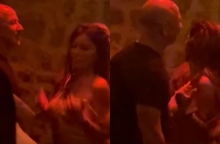 Τζεφ Μπέζος: Ο αμήχανος χορός τους - Εκείνη χόρευε, εκείνος (δεν) προσπαθούσε