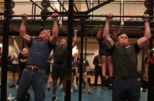 Διαγωνισμός κάμψεων και έλξεων για τους υπουργούς του Τραμπ