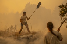 Ισπανία: 21 μέτωπα φωτιάς, μαίνονται πάνω από 10 ημέρες - Οι ισχυροί άνεμοι περιπλέκουν το έργο των πυροσβεστών