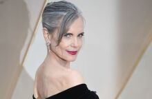 «Αλκοολική, Αλτσχάιμερ ή γιαγιά»; Η Ελίζαμπεθ ΜακΓκόβερν κράζει το Χόλιγουντ